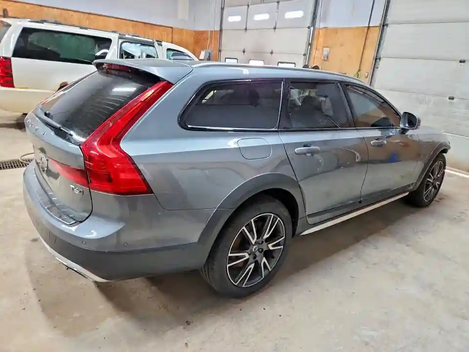 YV4A22NL5H1001662 2017 VOLVO V90-2