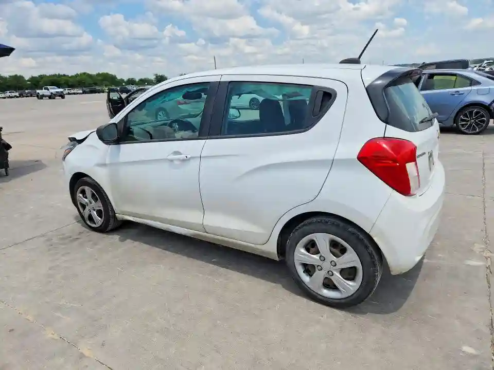 KL8CA6SA2KC735432 2019 CHEVROLET SPARK-1