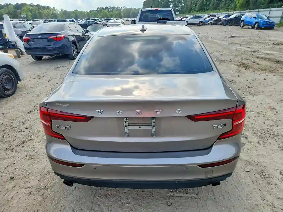7JRA22TK7KG009457 2019 VOLVO S60-5
