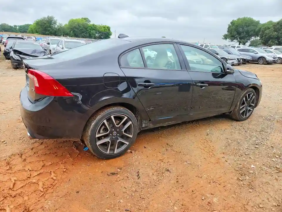 YV126MFL3H2422094 2017 VOLVO S60-2