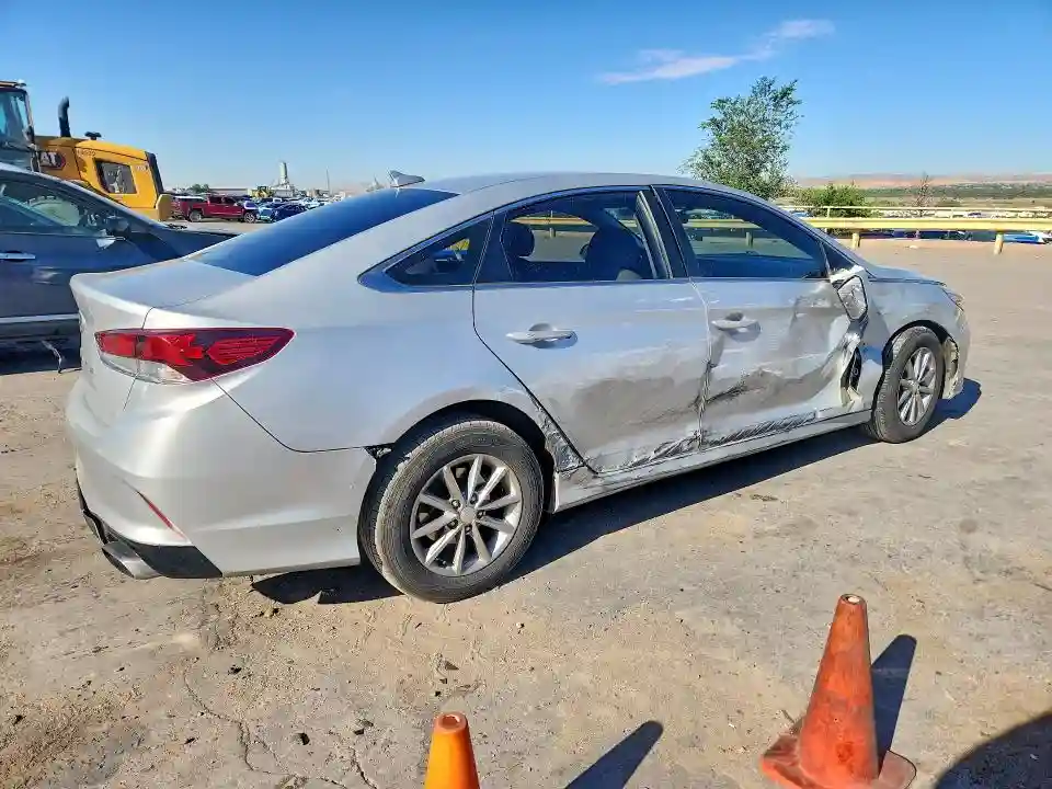 5NPE24AF1JH670588 2018 HYUNDAI SONATA-2