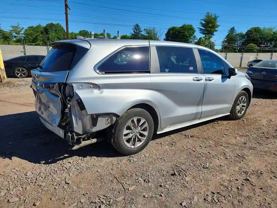 5TDYSKFC3SS163770 2025 TOYOTA ALL MODELS-2