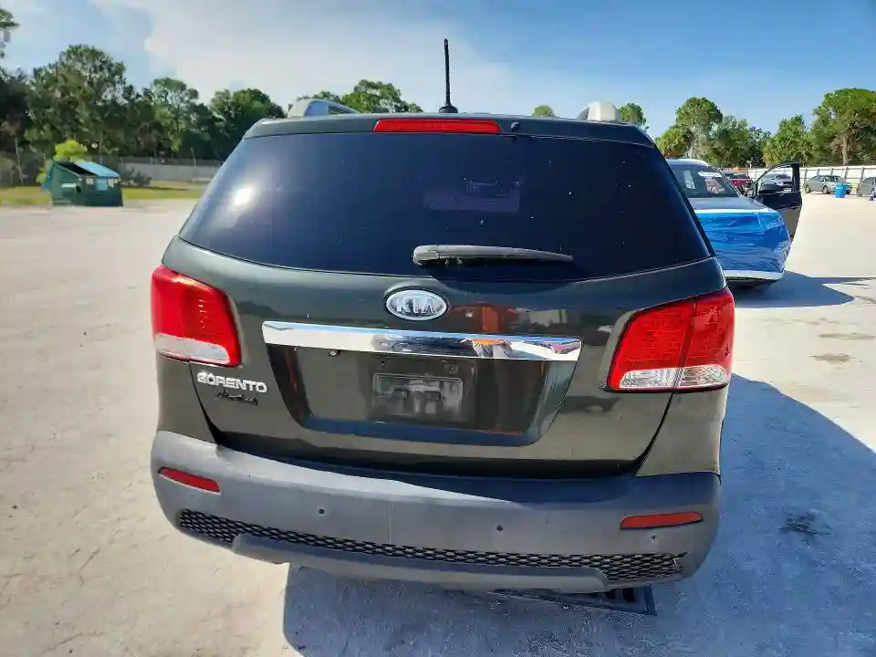 5XYKT3A13BG119344 2011 KIA SORENTO-5