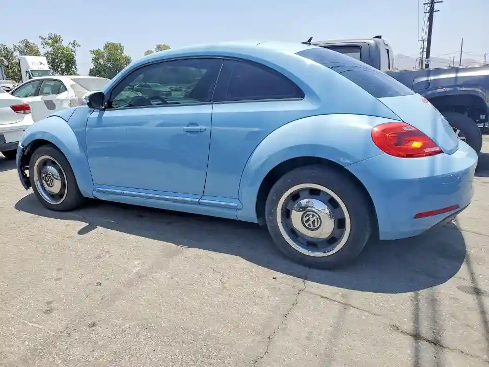 3VWHP7AT6CM625453 2012 VOLKSWAGEN BEETLE-1