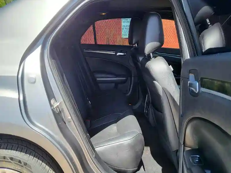 2C3CA6CT5BH549764 2011 CHRYSLER 300-5