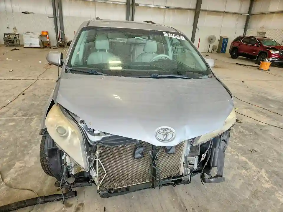 5TDDK3DC3ES088046 2014 TOYOTA SIENNA-4