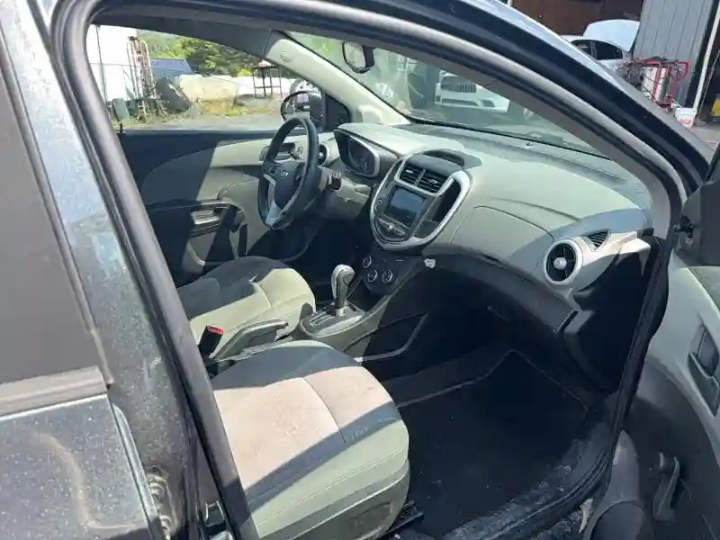 1G1JG6SB9K4137282 2019 CHEVROLET SONIC-4
