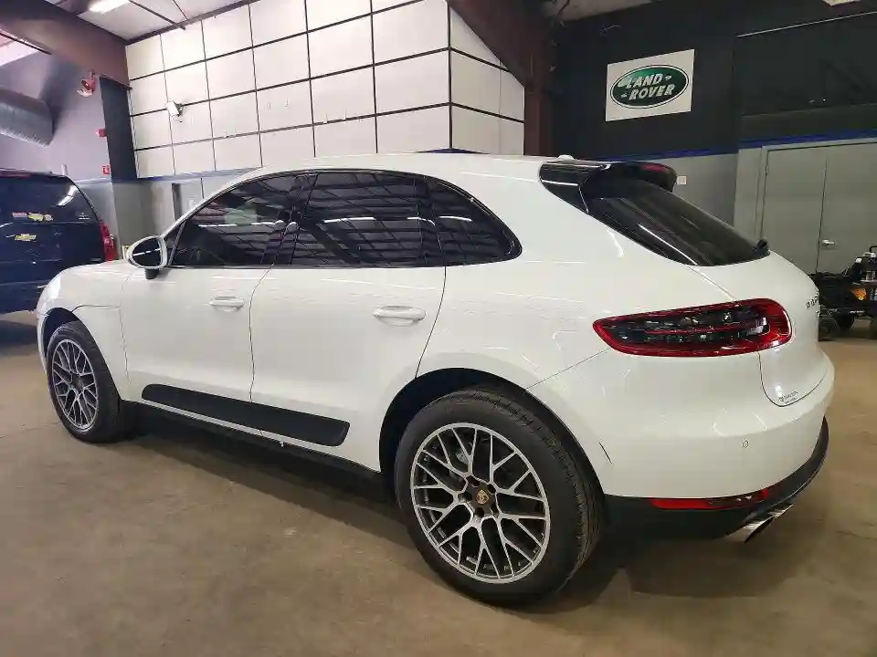 WP1AB2A55GLB50620 2016 PORSCHE MACAN-1