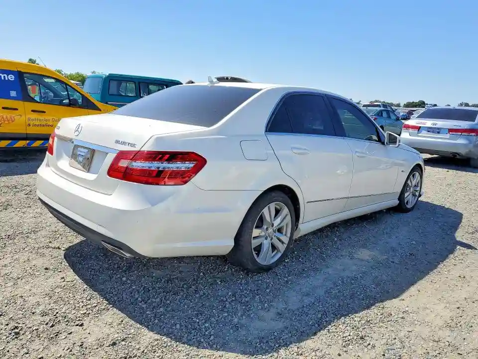 WDDHF2EB9BA372852 2011 MERCEDES-BENZ E-CLASS-2