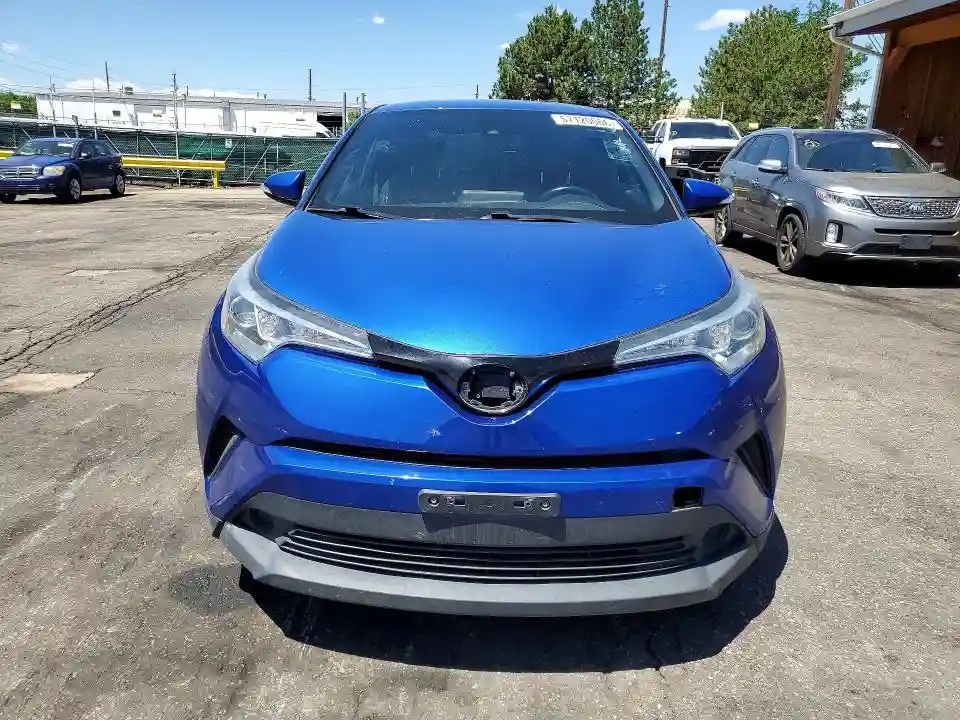 NMTKHMBXXJR019221 2018 TOYOTA C-HR-4
