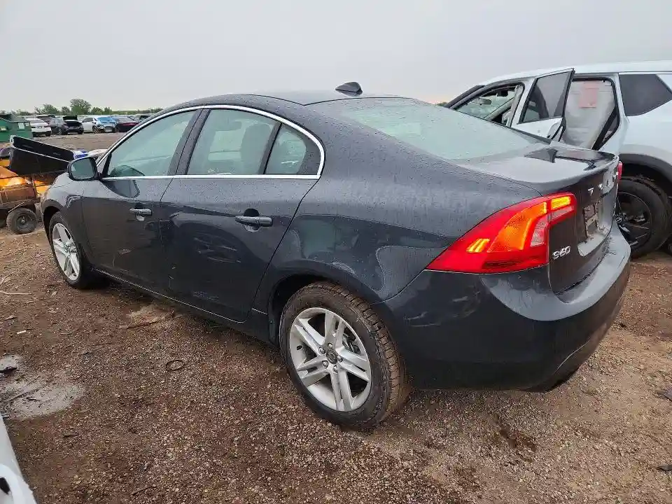 YV1612TK9F2356423 2015 VOLVO S60-1