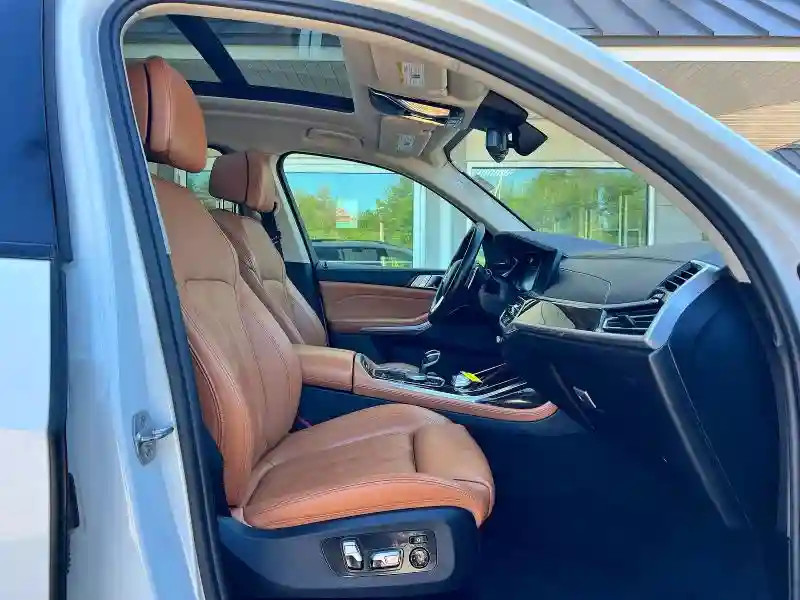 5UXCX4C59KLS38985 2019 BMW X7-4