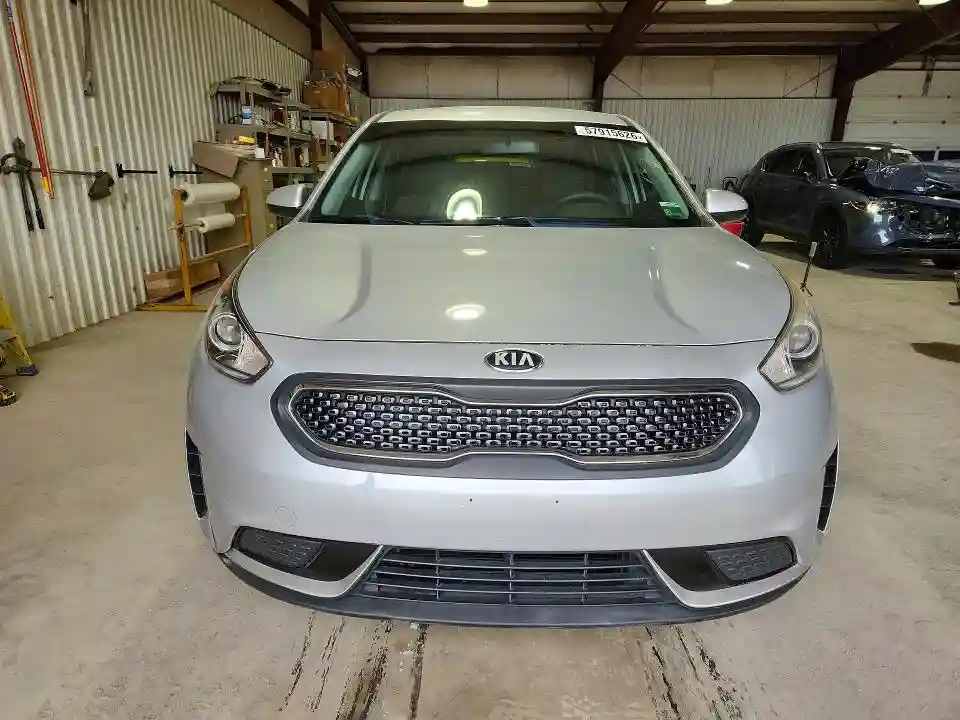 KNDCB3LC4H5080190 2017 KIA NIRO-4