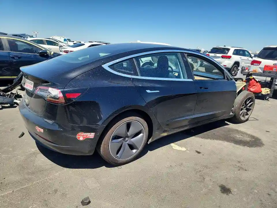 5YJ3E1EA6JF078369 2018 TESLA MODEL 3-2