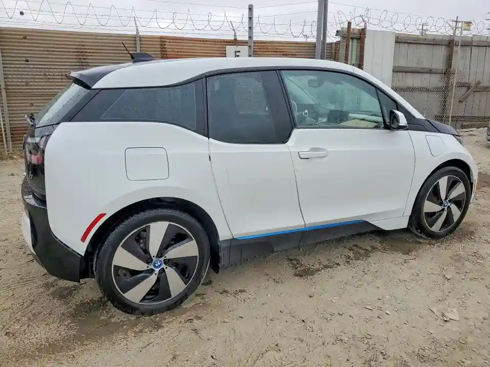 WBY1Z4C5XEV276588 2014 BMW I SERIES-2