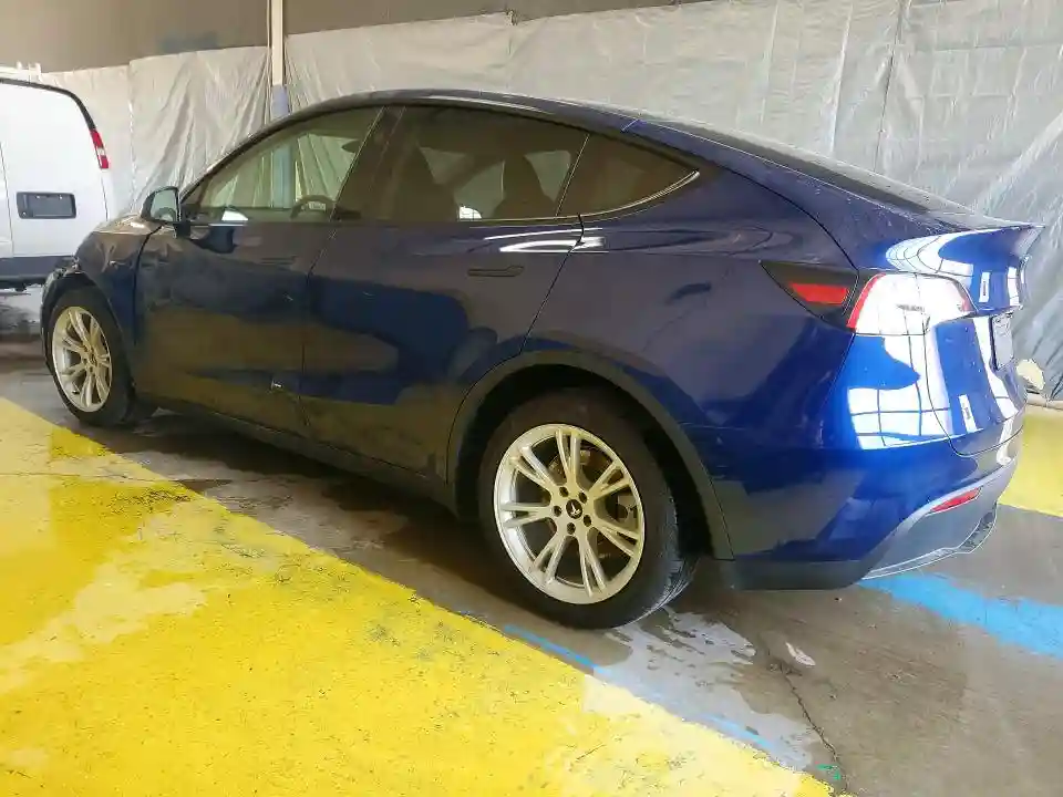 7SAYGDEEXRA265307 2024 TESLA MODEL Y-1