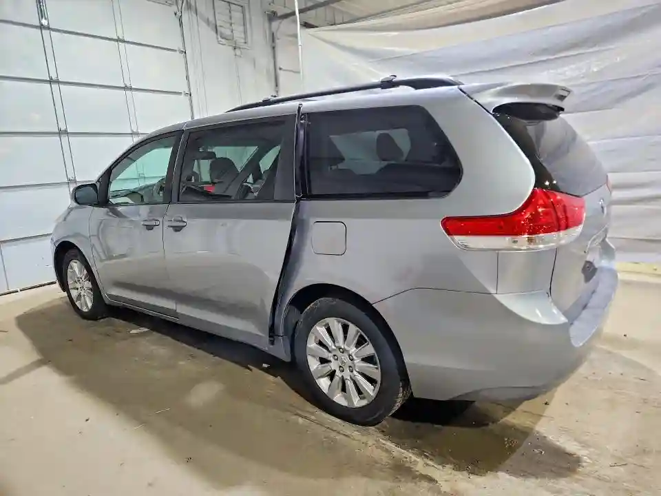 5TDJK3DC4BS025326 2011 TOYOTA SIENNA-1