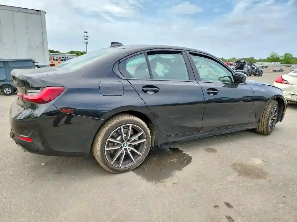 3MW5R7J08N8C65343 2022 BMW 3 SERIES-2