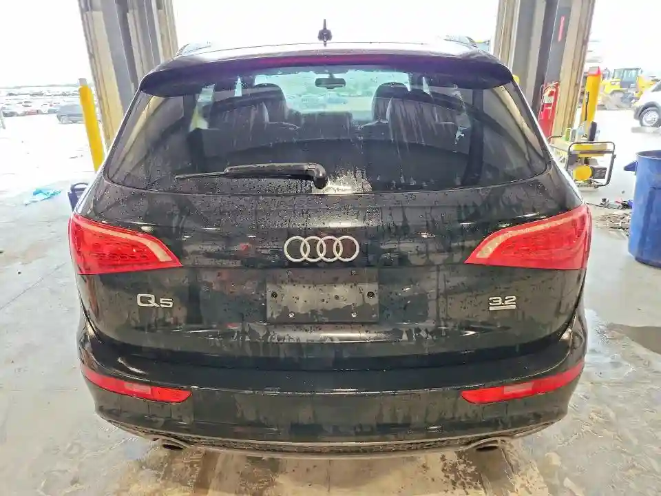 WA1DKAFP0BA076931 2011 AUDI Q5-5