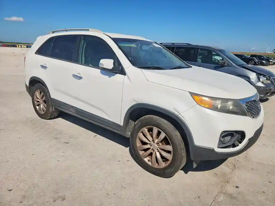 5XYKU3A14BG173216 2011 KIA SORENTO-3