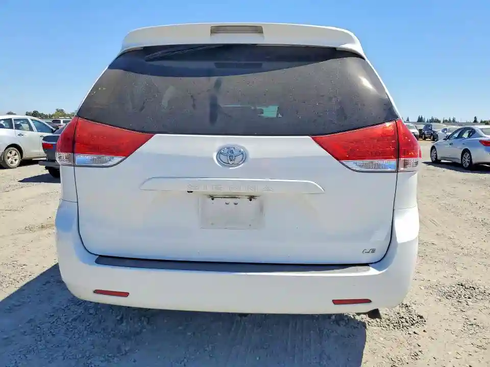 5TDKK3DC1ES407371 2014 TOYOTA SIENNA-5