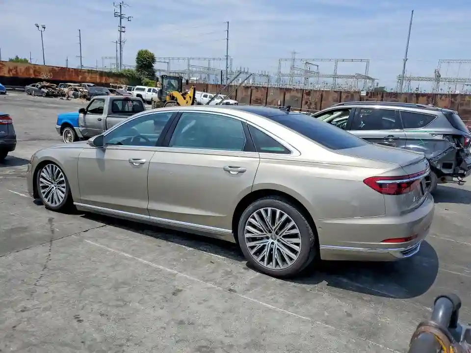 WAU8DAF85KN017647 2019 AUDI A8-1