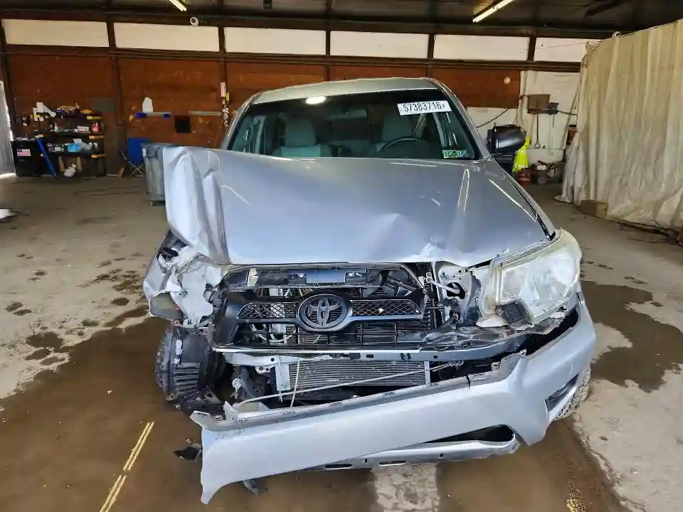 5TFUU4EN5FX148002 2015 TOYOTA TACOMA V6-4