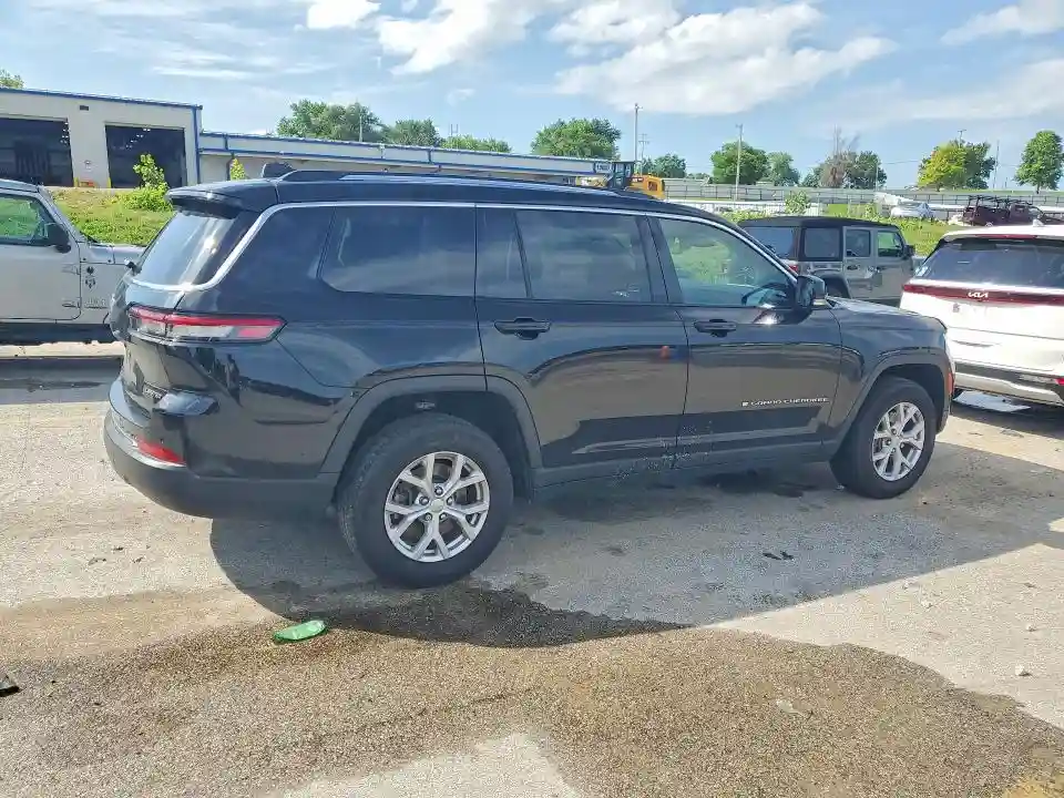 1C4RJKBGXP8824822 2023 JEEP CHEROKEE-2