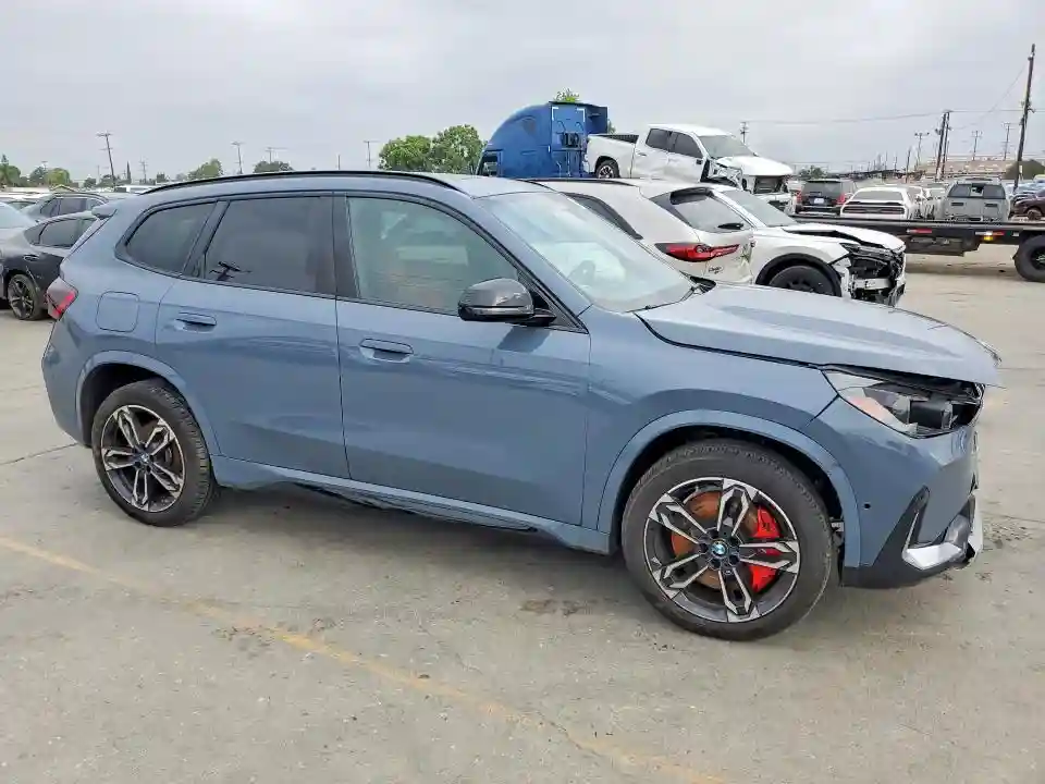 WBX73EF05S5087252 2025 BMW X1-3