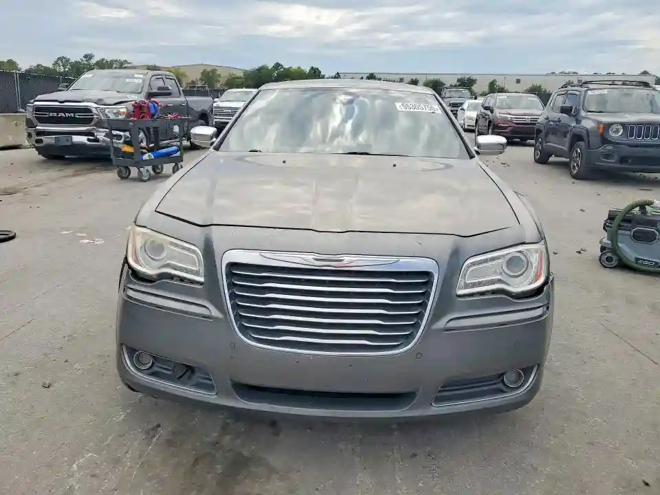 2C3CA5CG3BH585675 2011 CHRYSLER 300-4