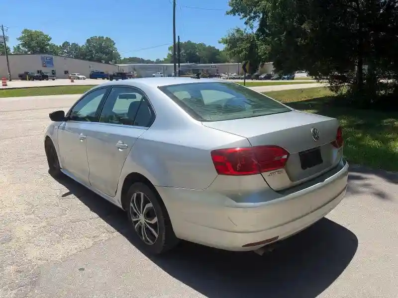 3VWDP7AJ2DM446700 2013 VOLKSWAGEN JETTA-2