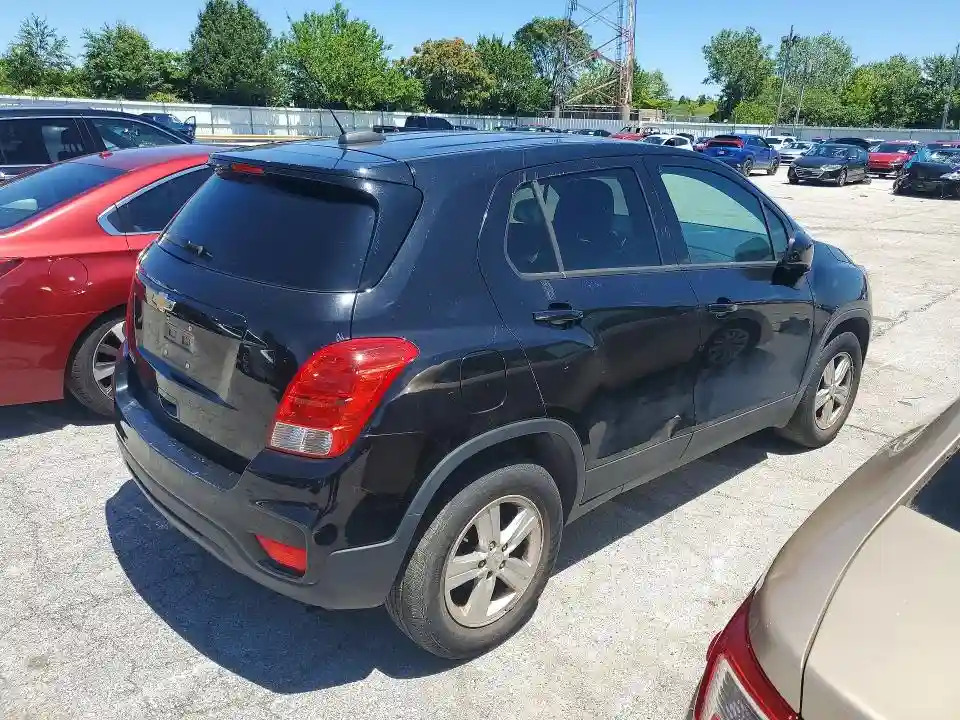 KL7CJKSB8LB041003 2020 CHEVROLET TRAX-2