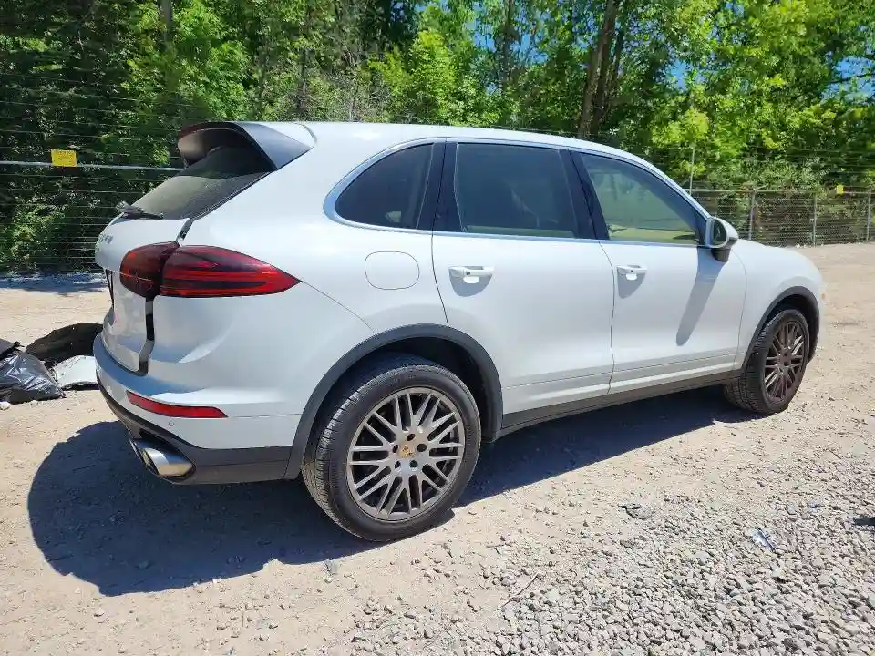 WP1AB2A22GLA95260 2016 PORSCHE CAYENNE-2