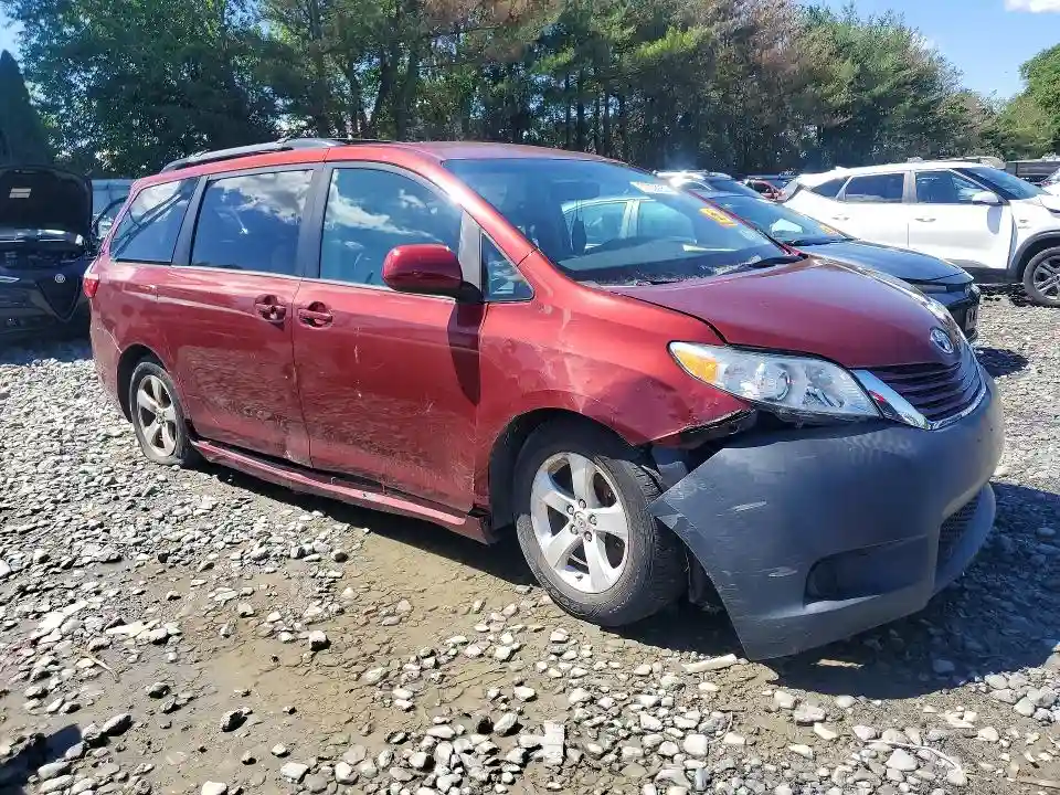 5TDKZ3DC3HS772408 2017 TOYOTA SIENNA-3