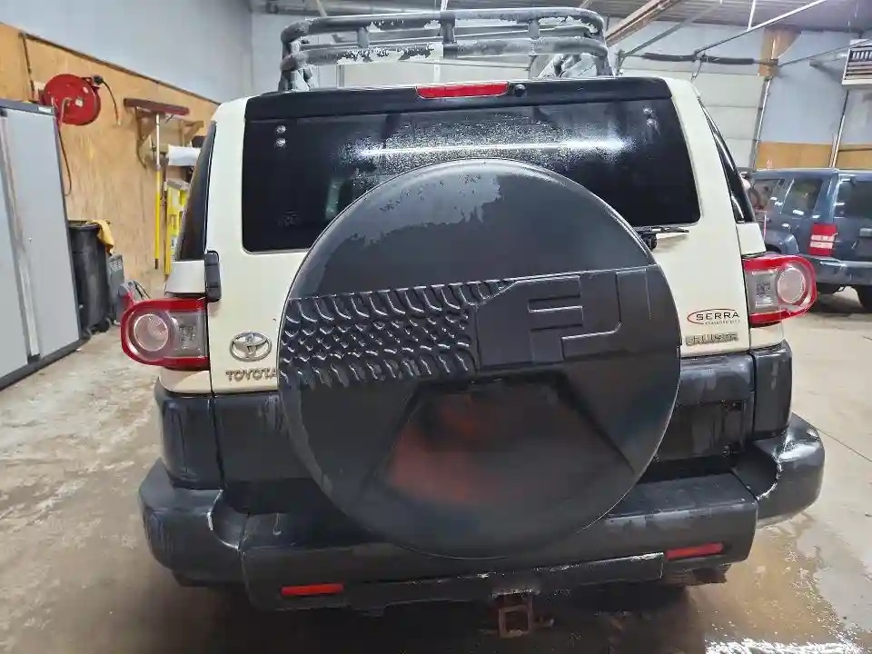 JTEBU4BF4EK187563 2014 TOYOTA FJ CRUISER-5