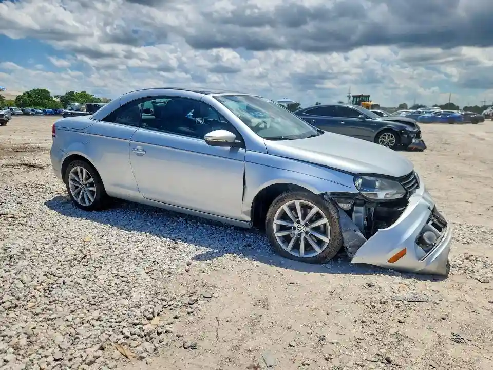 WVWBW8AH4FV000038 2015 VOLKSWAGEN EOS-3