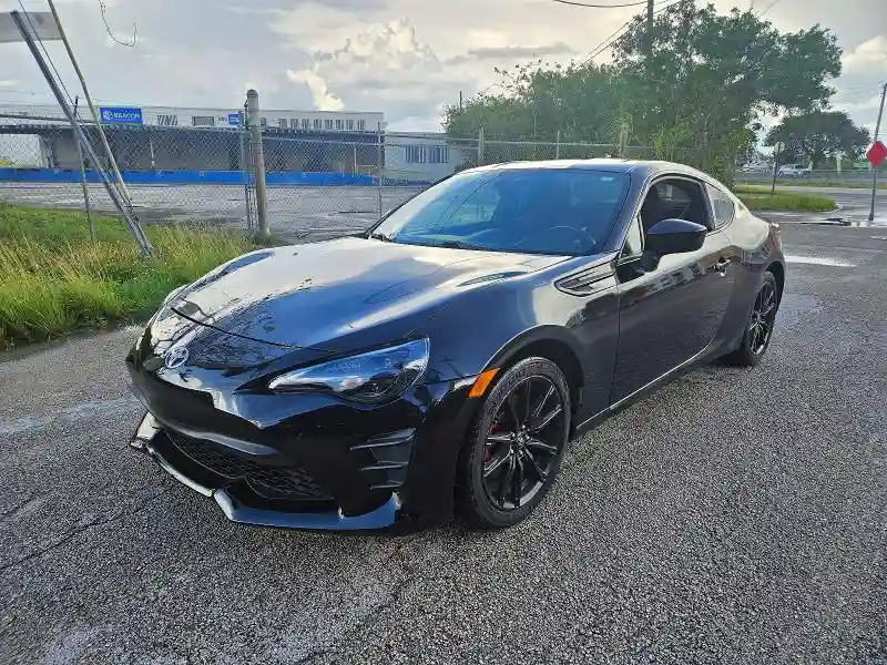 JF1ZNAA13K8702569 2019 TOYOTA 86-1