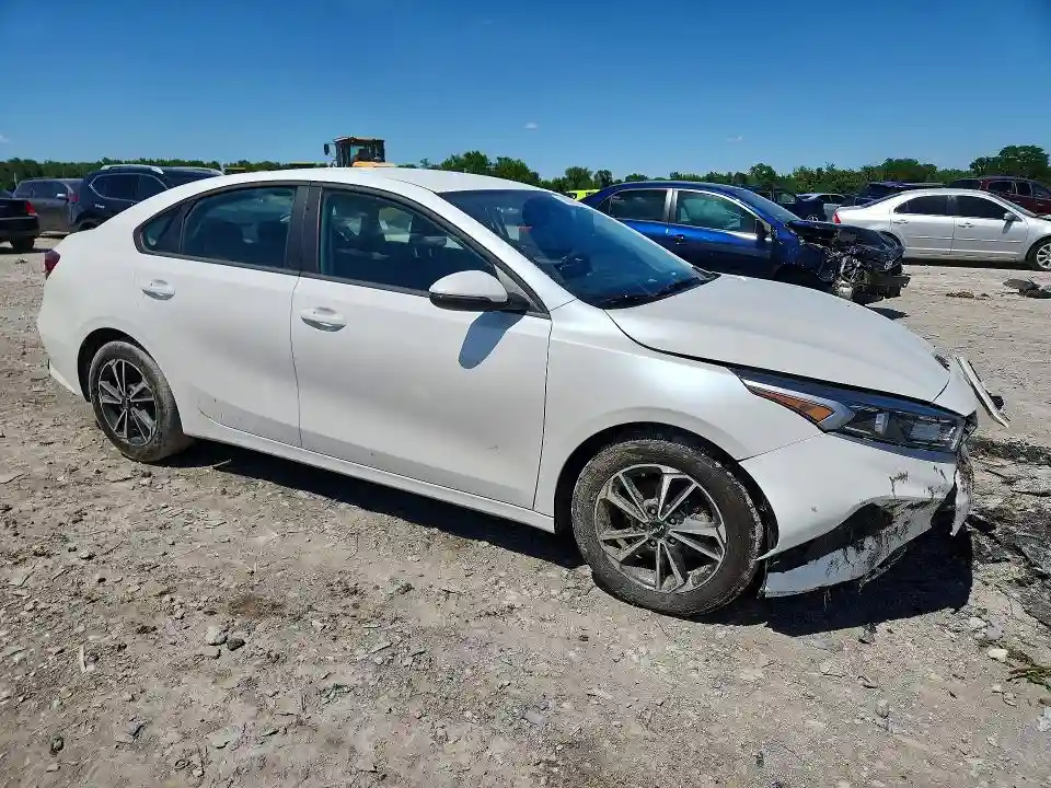3KPF24AD2RE837446 2024 KIA FORTE LXS-3