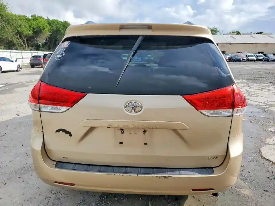 5TDYK3DC0DS310557 2013 TOYOTA SIENNA-5