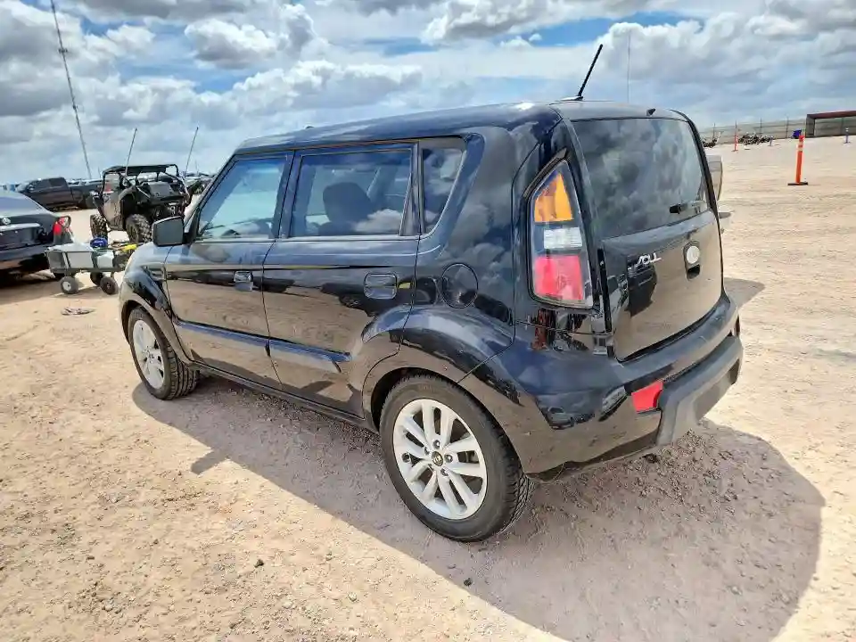 KNDJT2A25A7030515 2010 KIA SOUL-1