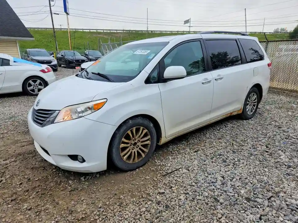 5TDYK3DC2DS382540 2013 TOYOTA SIENNA-0