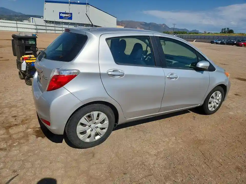 JTDKTUD37CD511987 2012 TOYOTA YARIS-2