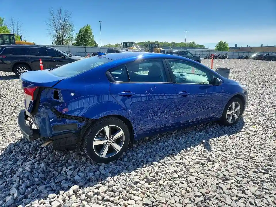3KPFL4A70JE262615 2018 KIA FORTE-2