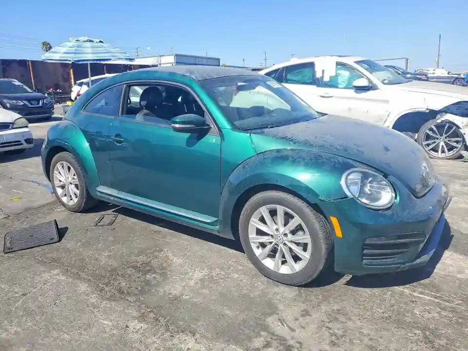 3VWFD7ATXJM714746 2018 VOLKSWAGEN BEETLE-3