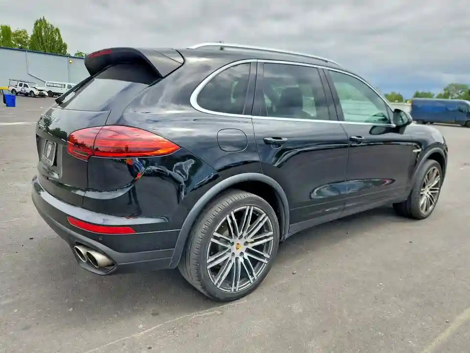 WP1AE2A24GLA64342 2016 PORSCHE CAYENNE-2