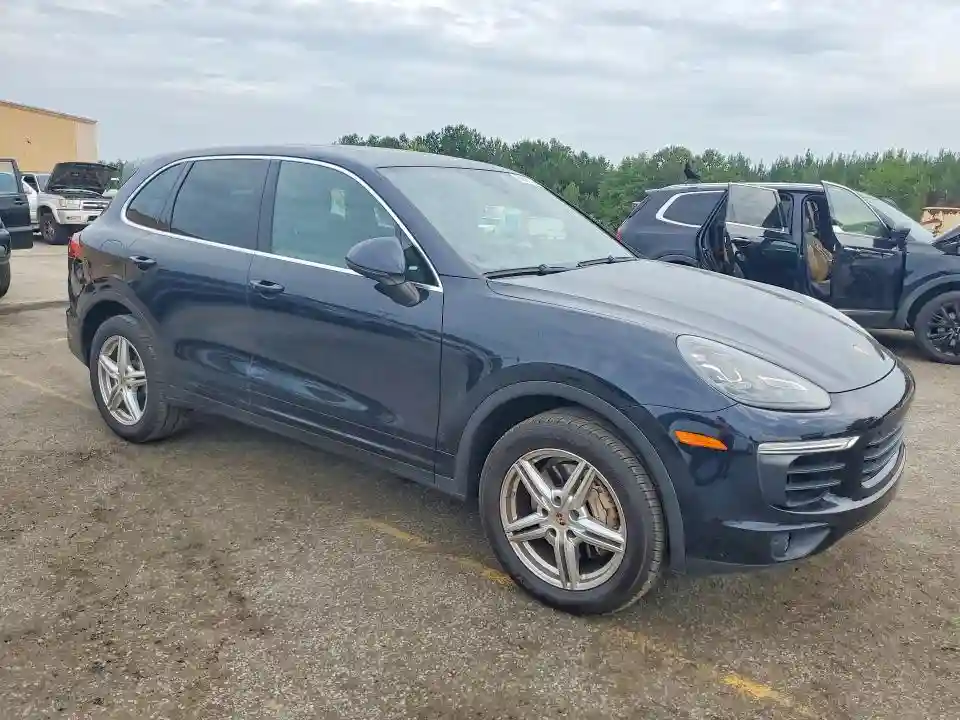 WP1AB2A25HLA51108 2017 PORSCHE CAYENNE-3