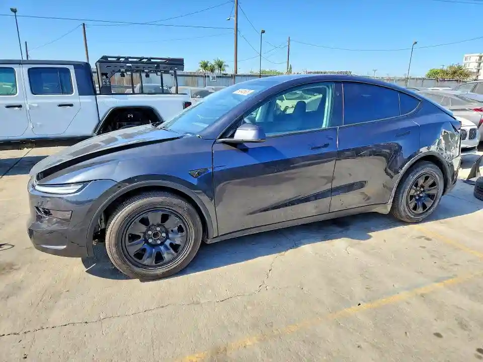 7SAYGDED3TA590105 2026 TESLA MODEL Y-0