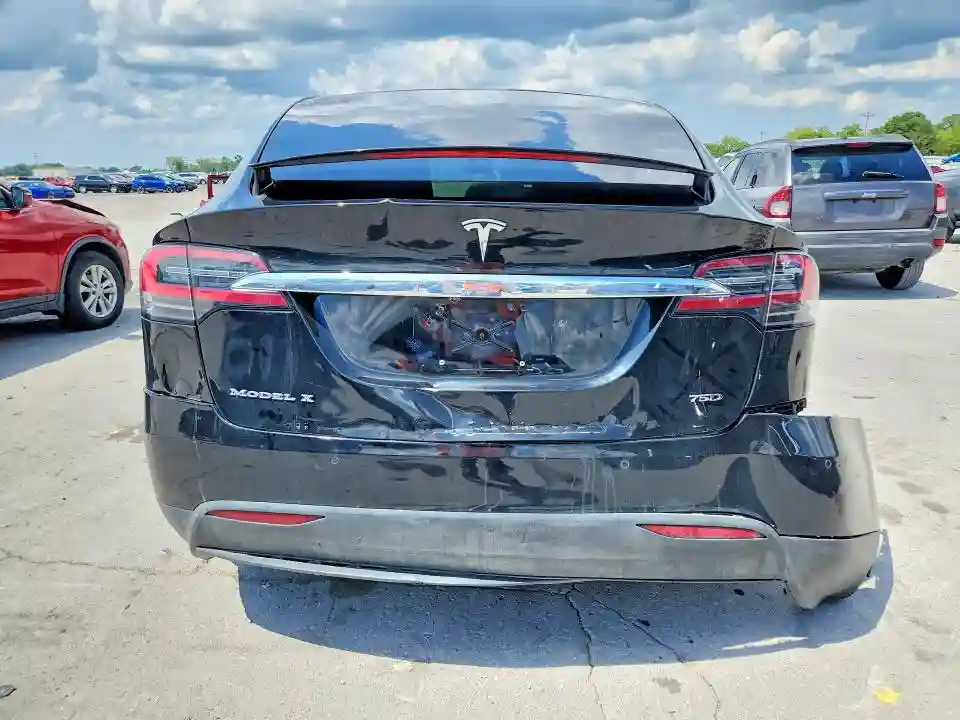 5YJXCBE26HF049096 2017 TESLA MODEL X-5