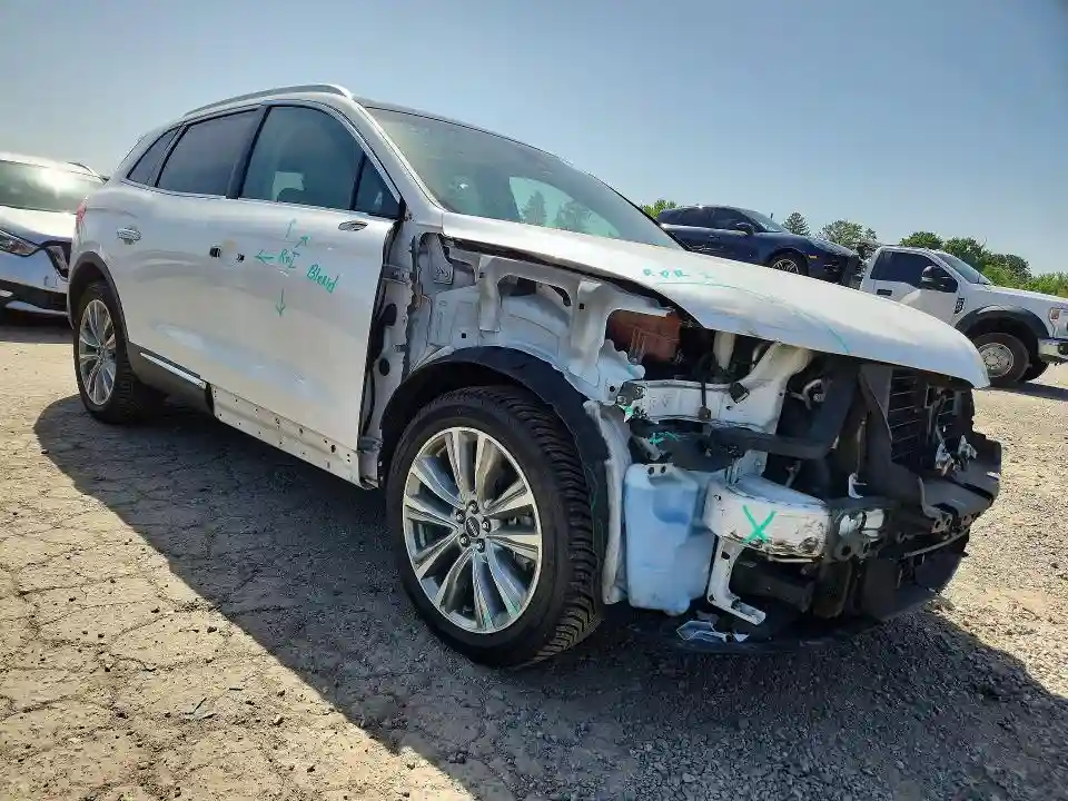 2LMTJ8LP5GBL79751 2016 LINCOLN MKX-3