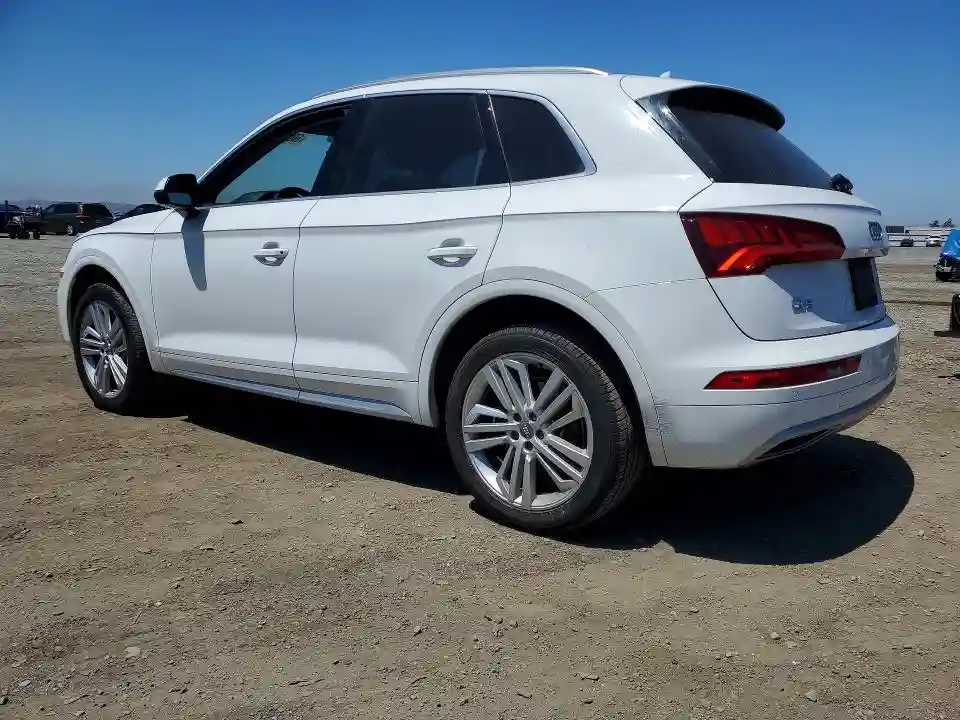 WA1BNAFY5J2247379 2018 AUDI Q5-1